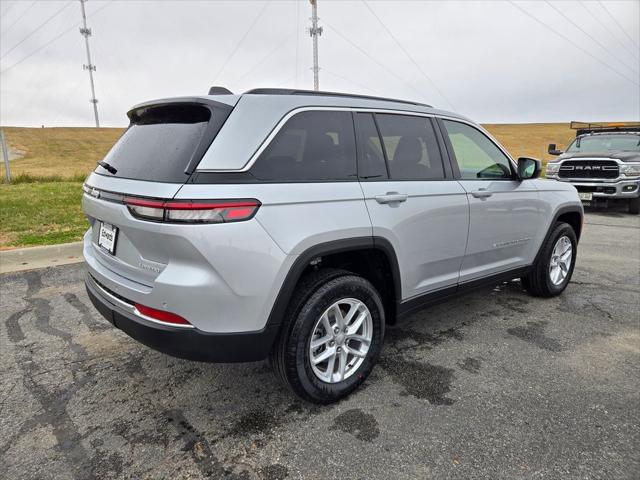 2025 Jeep Grand Cherokee GRAND CHEROKEE LAREDO X 4X4