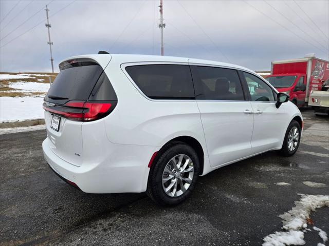 2026 Chrysler Pacifica PACIFICA SELECT AWD