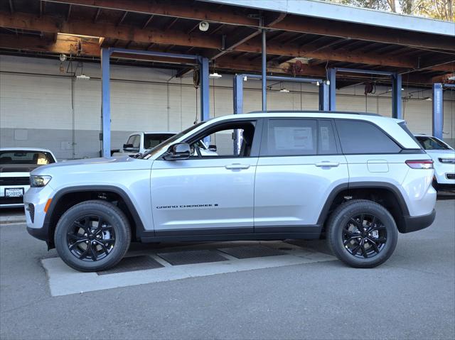 2025 Jeep Grand Cherokee GRAND CHEROKEE ALTITUDE 4X2 2025 Jeep Grand Cherokee GRAND CHEROKEE ALTITUDE 4X2