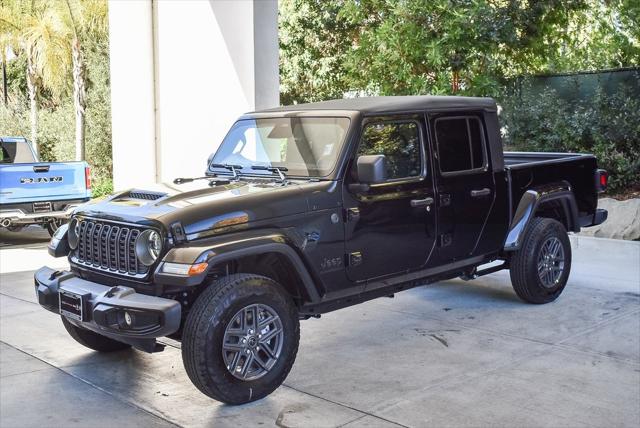 2026 Jeep Gladiator GLADIATOR SPORT S 4X4 2026 Jeep Gladiator GLADIATOR SPORT S 4X4