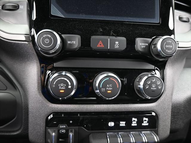 2026 RAM Ram 2500 RAM 2500 BLACK EXPRESS CREW CAB 4X4 8 BOX