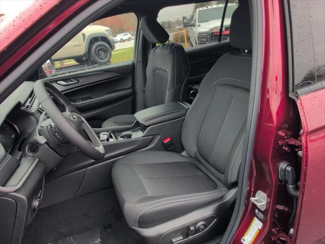 2025 Jeep Grand Cherokee GRAND CHEROKEE L LAREDO X 4X4