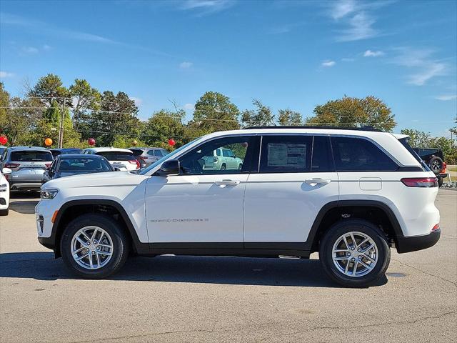 2025 Jeep Grand Cherokee GRAND CHEROKEE LAREDO X 4X4