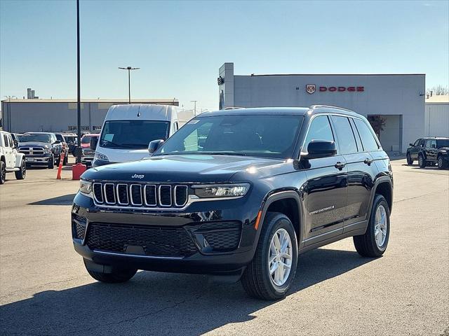 2025 Jeep Grand Cherokee GRAND CHEROKEE LAREDO X 4X4