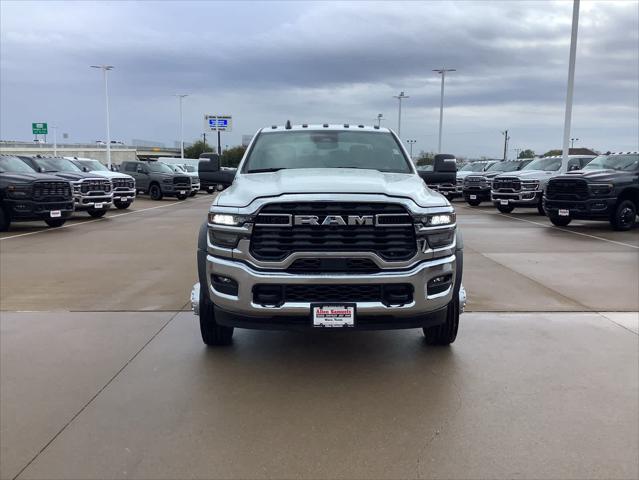 2026 RAM 5500 Chassis RAM 5500 TRADESMAN CHASSIS CREW CAB 4X4 84 CA