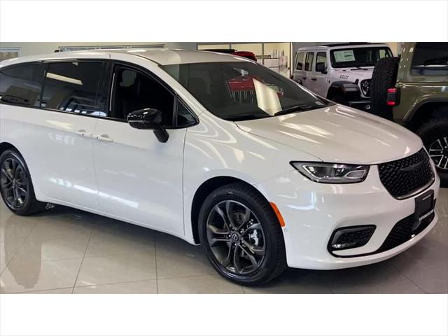 2026 Chrysler Pacifica PACIFICA SELECT