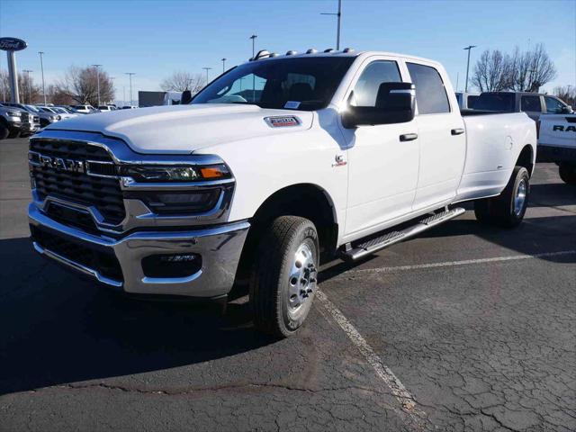 2025 RAM Ram 3500 RAM 3500 TRADESMAN CREW CAB 4X4 8 BOX