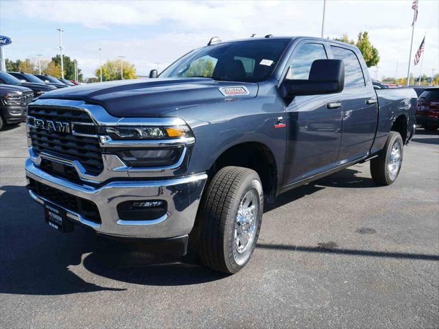 2026 RAM Ram 3500 RAM 3500 TRADESMAN CREW CAB 4X4 64 BOX