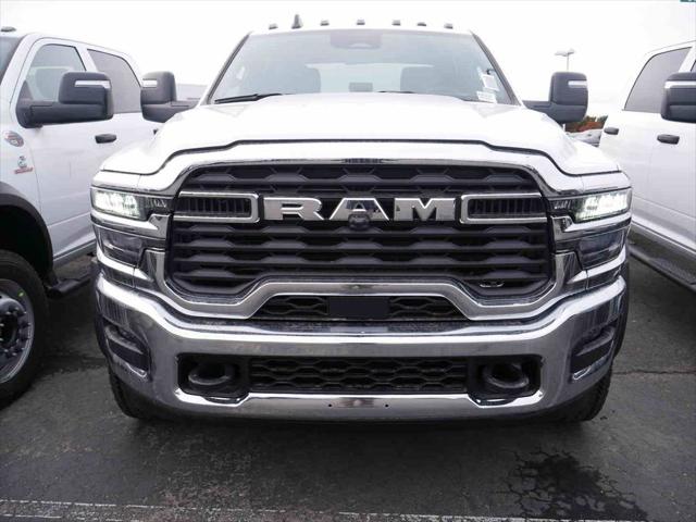 2026 RAM Ram 5500 Chassis Cab RAM 5500 TRADESMAN CHASSIS CREW CAB 4X4 60 CA