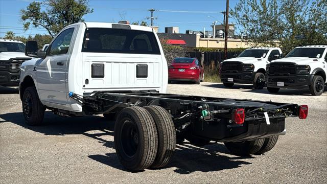 2026 RAM Ram 3500 Chassis Cab RAM 3500 TRADESMAN CHASSIS REGULAR CAB 4X4 84 CA