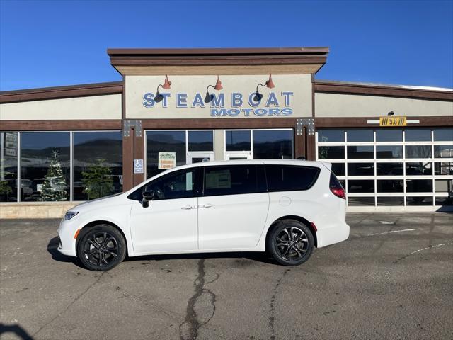 2026 Chrysler Pacifica PACIFICA SELECT AWD