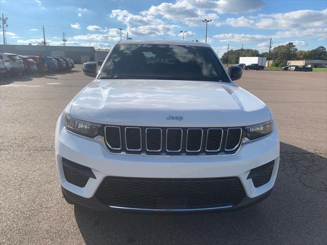 2025 Jeep Grand Cherokee GRAND CHEROKEE LAREDO X 4X4