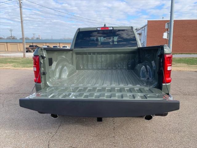 2026 Ram 1500 Big Horn Crew Cab 4x4 5'7" Box