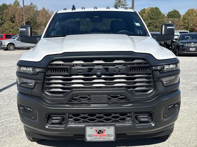2026 RAM Ram 3500 Chassis Cab RAM 3500 TRADESMAN CREW CAB CHASSIS 4X4 60 CA 2026 RAM Ram 3500 Chassis Cab RAM 3500 TRADESMAN CREW CAB CHASSIS 4X4 60 CA
