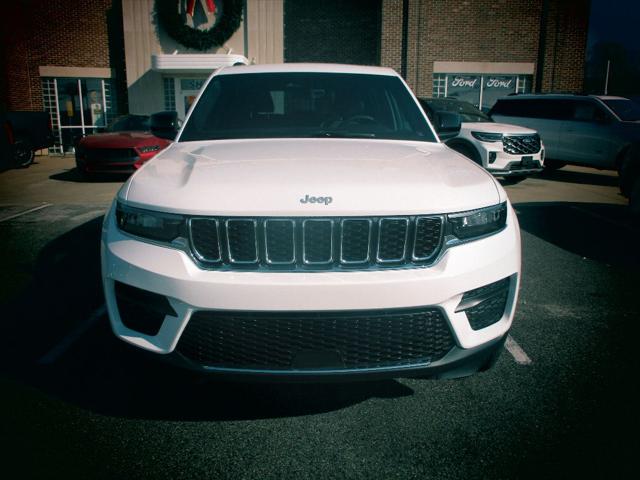 2025 Jeep Grand Cherokee GRAND CHEROKEE LAREDO X 4X4