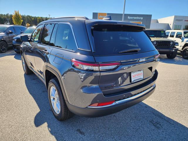 2025 Jeep Grand Cherokee GRAND CHEROKEE LAREDO X 4X2