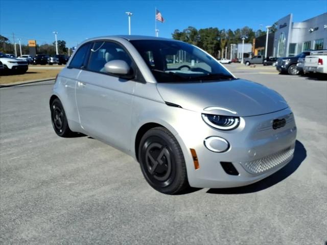 2025 Fiat FIAT 500e GIORGIO ARMANI Collectors Edition