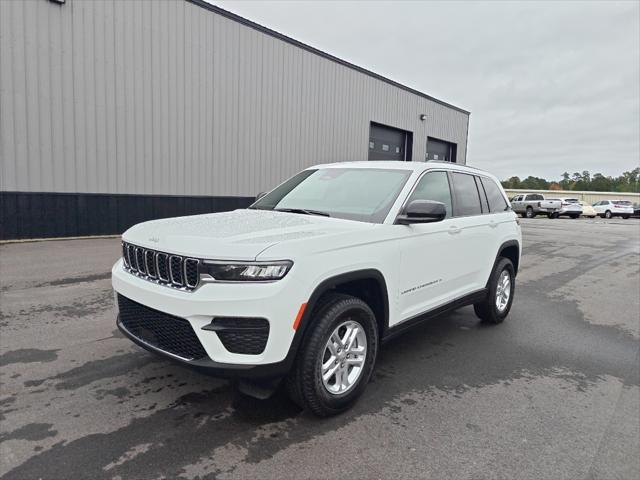 2025 Jeep Grand Cherokee GRAND CHEROKEE LAREDO 4X2