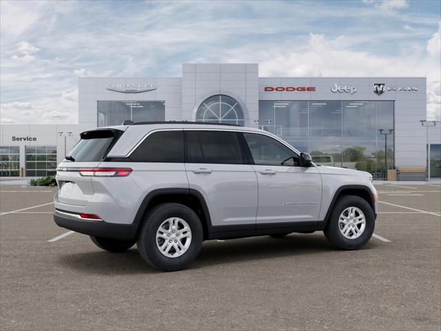 2025 Jeep Grand Cherokee Laredo 4x2