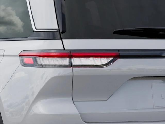 2025 Jeep Grand Cherokee Laredo 4x2