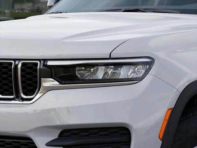 2025 Jeep Grand Cherokee Laredo 4x2