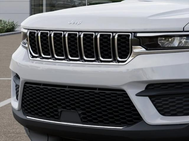 2025 Jeep Grand Cherokee Laredo 4x2