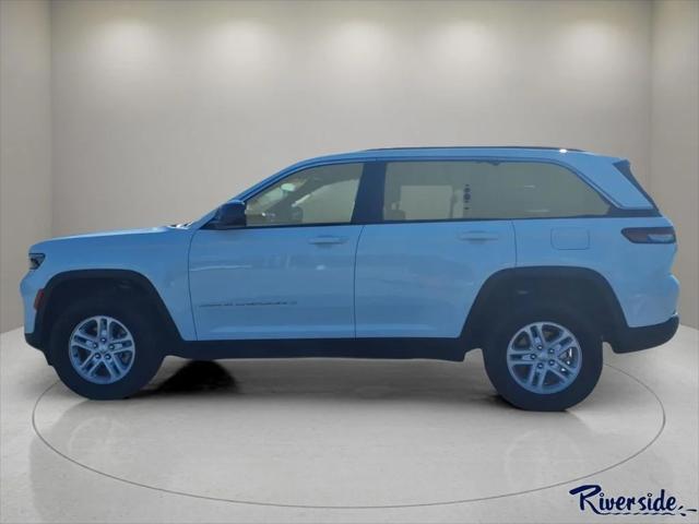 2025 Jeep Grand Cherokee Laredo 4x2