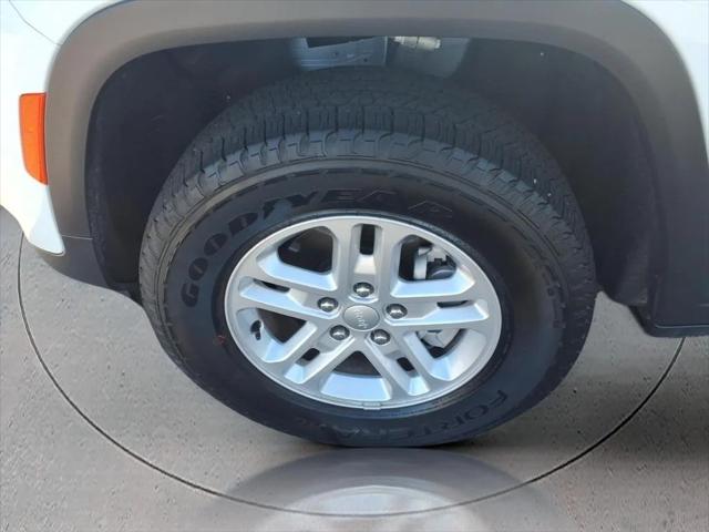 2025 Jeep Grand Cherokee Laredo 4x2