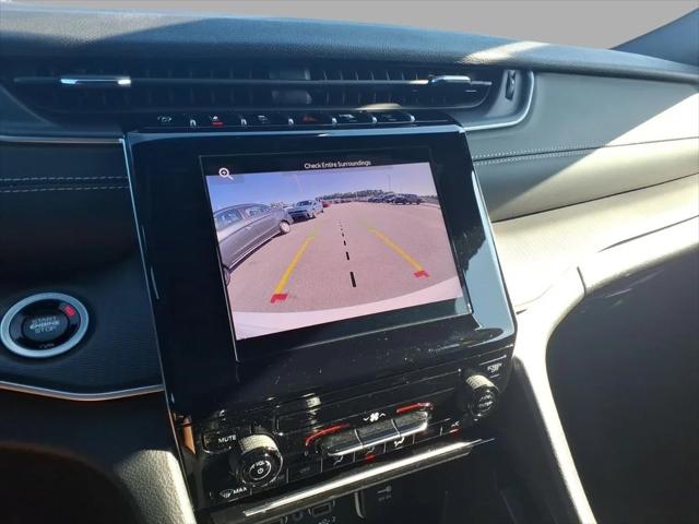2025 Jeep Grand Cherokee Laredo 4x2
