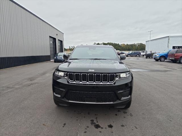 2025 Jeep Grand Cherokee GRAND CHEROKEE LAREDO X 4X4