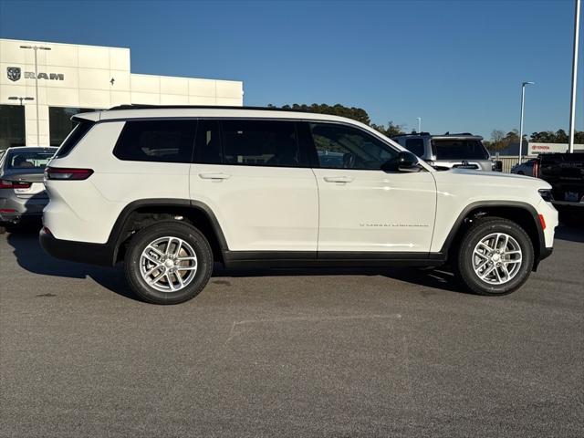 2025 Jeep Grand Cherokee GRAND CHEROKEE L LAREDO 4X4