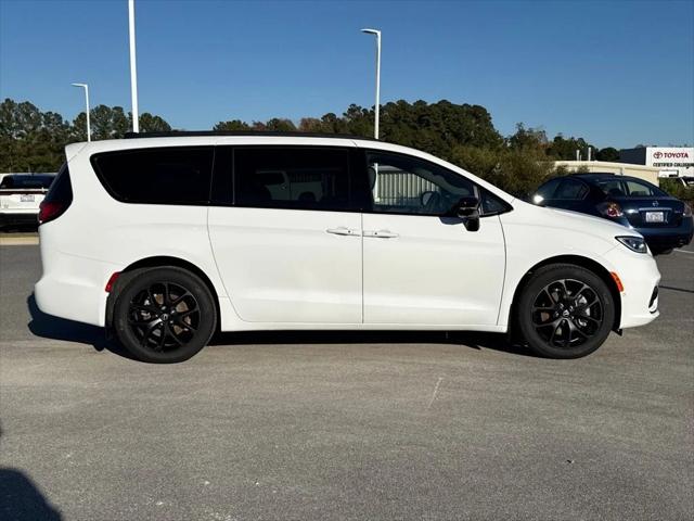 2026 Chrysler Pacifica Limited AWD