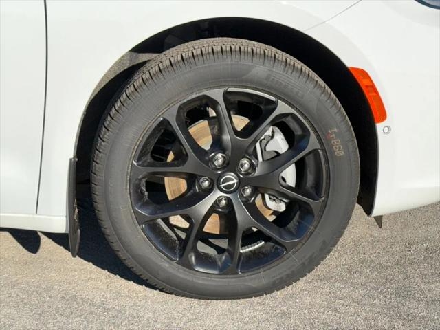 2026 Chrysler Pacifica Limited AWD