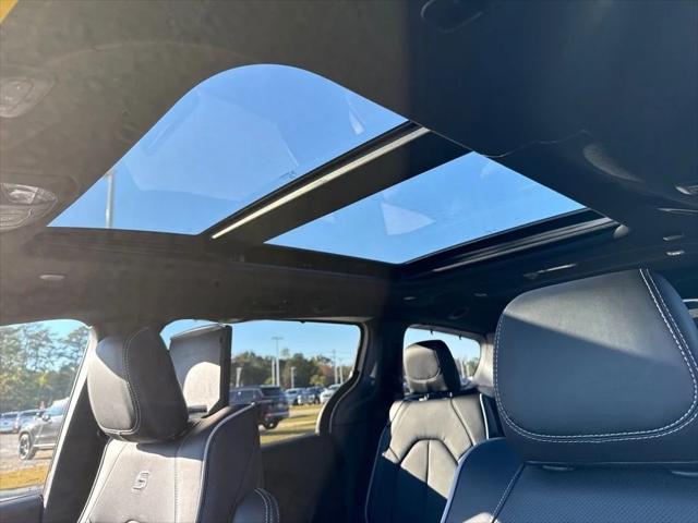 2026 Chrysler Pacifica Limited AWD