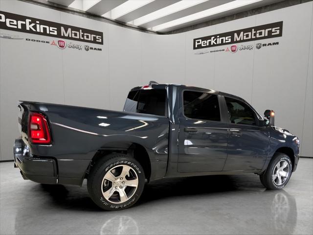 2026 RAM Ram 1500 RAM 1500 EXPRESS CREW CAB 4X4 57 BOX
