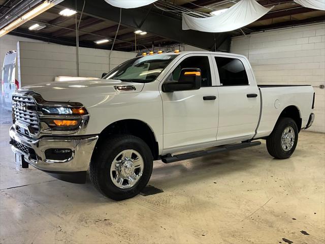 2026 RAM Ram 3500 RAM 3500 TRADESMAN CREW CAB 4X4 64 BOX
