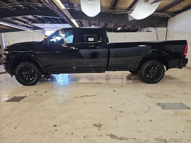 2026 RAM Ram 3500 RAM 3500 LIMITED CREW CAB 4X4 8 BOX