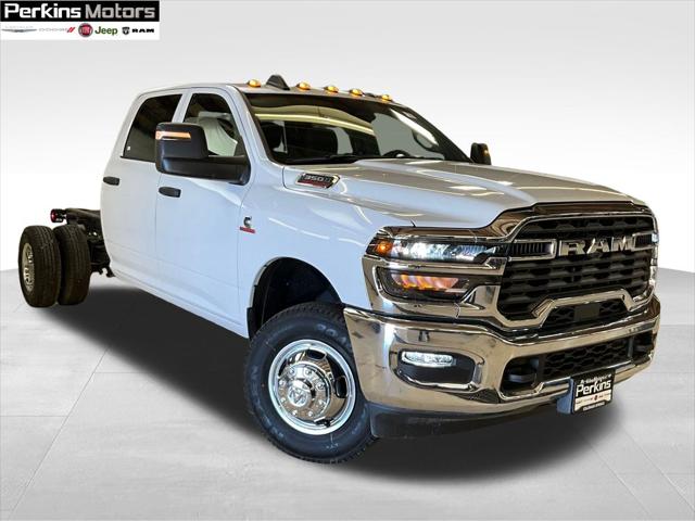 2026 RAM Ram 3500 Chassis Cab RAM 3500 TRADESMAN CREW CAB CHASSIS 4X4 60 CA 2026 RAM Ram 3500 Chassis Cab RAM 3500 TRADESMAN CREW CAB CHASSIS 4X4 60 CA