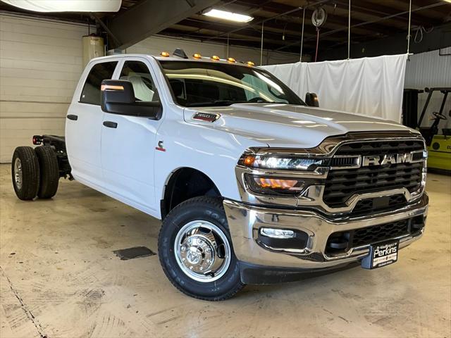 2026 RAM Ram 3500 Chassis Cab RAM 3500 TRADESMAN CREW CAB CHASSIS 4X4 60 CA
