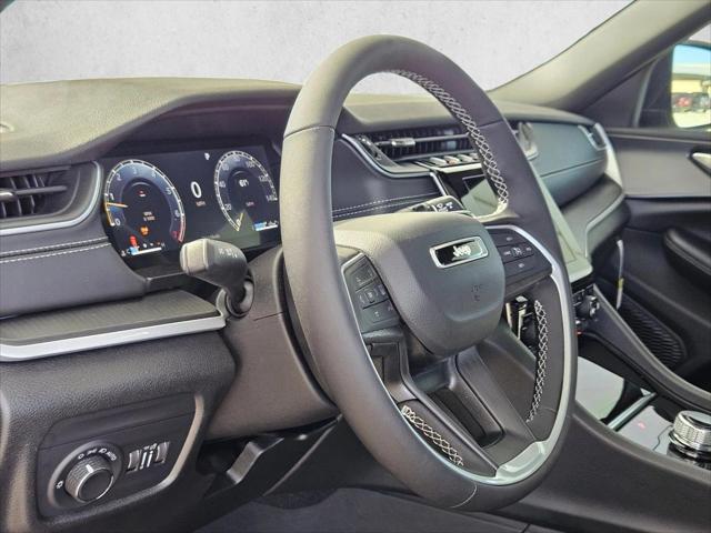 2025 Jeep Grand Cherokee GRAND CHEROKEE LAREDO X 4X2