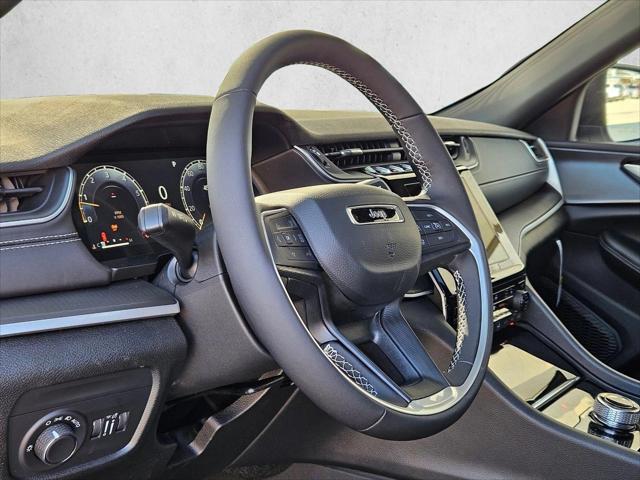 2025 Jeep Grand Cherokee GRAND CHEROKEE LAREDO X 4X2