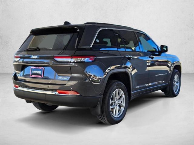 2025 Jeep Grand Cherokee GRAND CHEROKEE LAREDO X 4X4