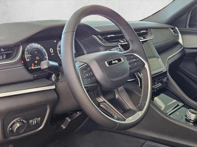 2025 Jeep Grand Cherokee GRAND CHEROKEE LAREDO X 4X4