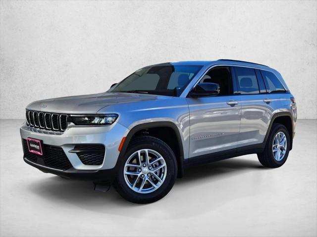 2025 Jeep Grand Cherokee GRAND CHEROKEE LAREDO X 4X4