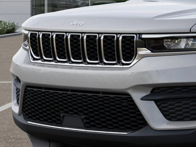 2025 Jeep Grand Cherokee Laredo X 4x4