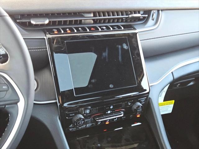 2025 Jeep Grand Cherokee Laredo X 4x4