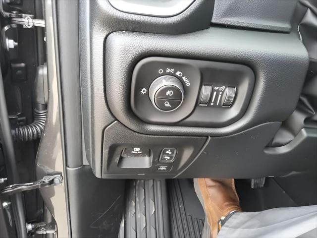 2026 Ram 1500 Big Horn Crew Cab 4x4 5'7" Box