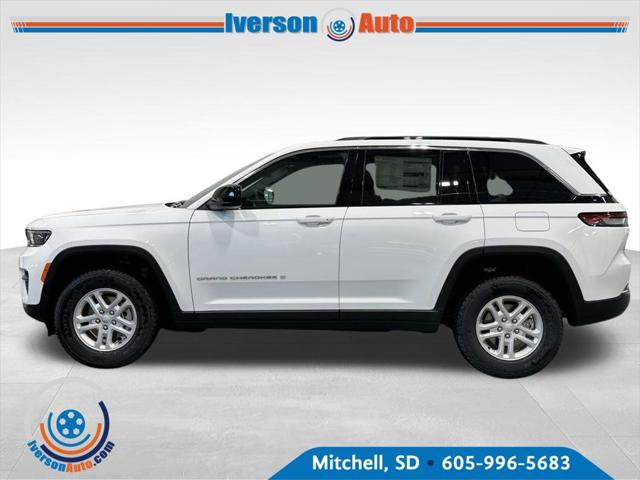2025 Jeep Grand Cherokee GRAND CHEROKEE LAREDO 4X4