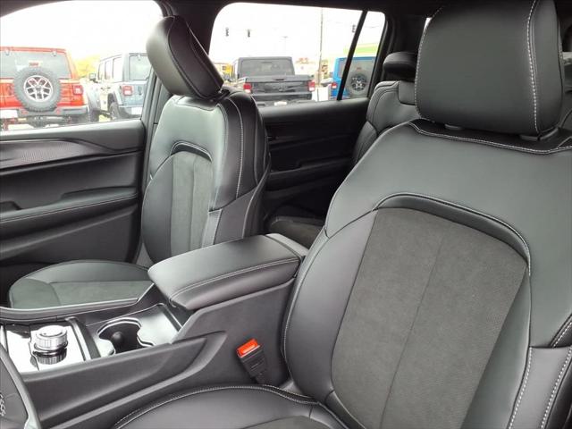 2025 Jeep Grand Cherokee Altitude X 4x4