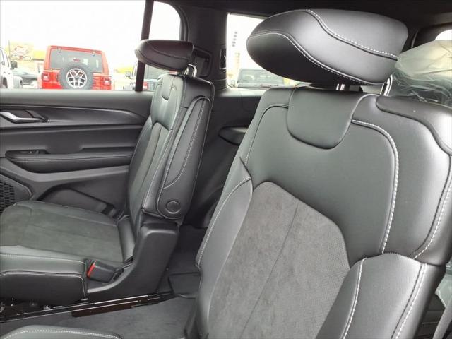 2025 Jeep Grand Cherokee Altitude X 4x4